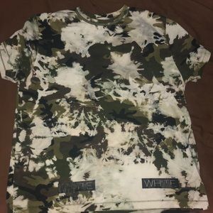 Men’s Army Off-White T-Shirt size Medium